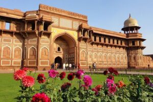 India Golden Triangle Tour 03 Nights 04 Days with Accommodation - Jaipur in a day: Amber Palace, Hawa Mahal, City Palace, Jantar Mantar