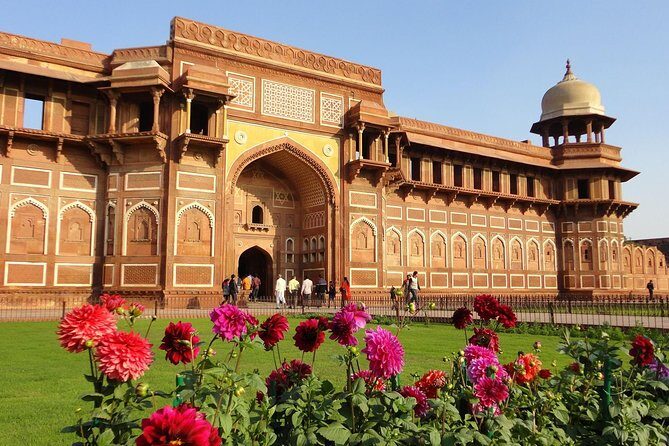 India Golden Triangle Tour 03 Nights 04 Days with Accommodation - Jaipur in a day: Amber Palace, Hawa Mahal, City Palace, Jantar Mantar