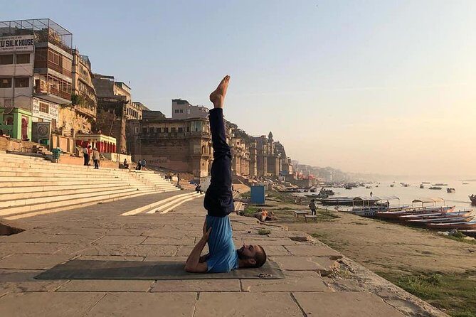 INDIVIDUAL YOGA CLASS - BEGINNER / ADVANCED Sunrise Yoga with Ayush in Varanasi - Where you meet (and how to keep it painless)