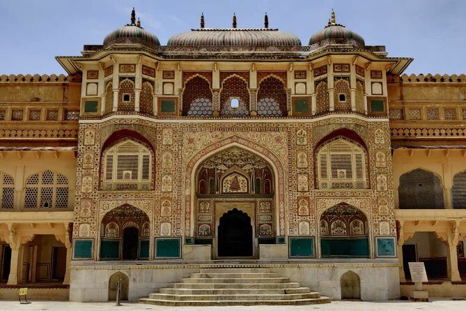 Jaipur City Day Trip from Delhi with Buffet Lunch - Amber Fort: 2 hours that set the tone