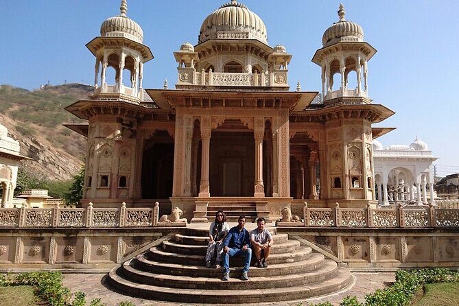 Jaipur City Tour with a Licensed Guide - Hawa Mahal and the City Palace: Sandstone Facades and Courtyard Time