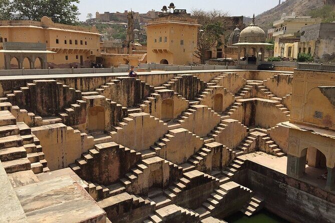 Jaipur City Tour with a Licensed Guide - Panna Meena ka Kund Stepwell: A Short Stop With a Specific Purpose
