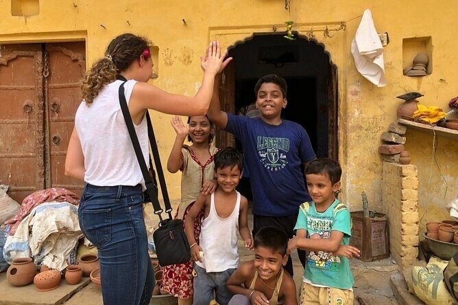 "Jaipur Cultural Walk: Explore life behind the pink walls" - Meeting Points and the Simple Real-World Plan