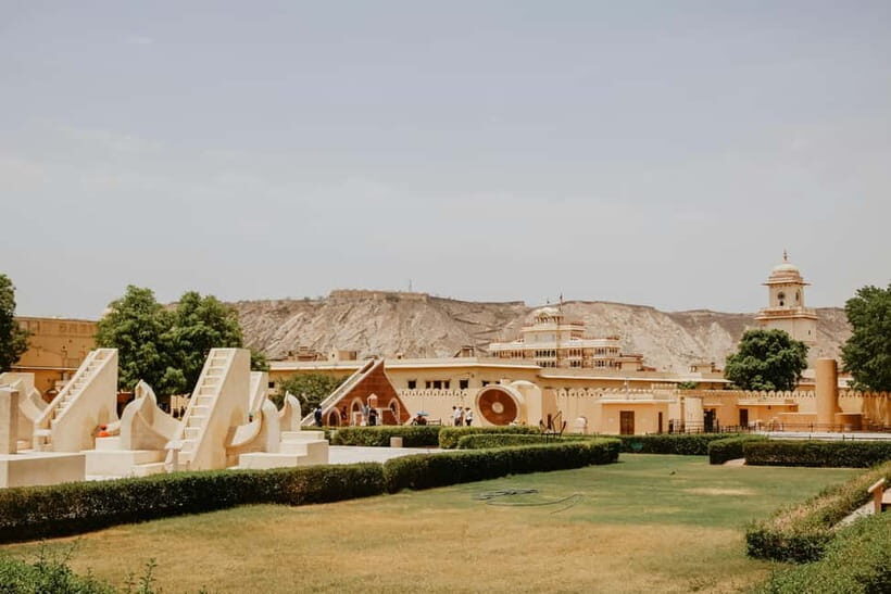 Jaipur: Full-Day City Tour with Car, Guide & Skip-the-Line - Gaitor Ki Chhatriyan: Short Stop, Good Breathing Space Between Icons