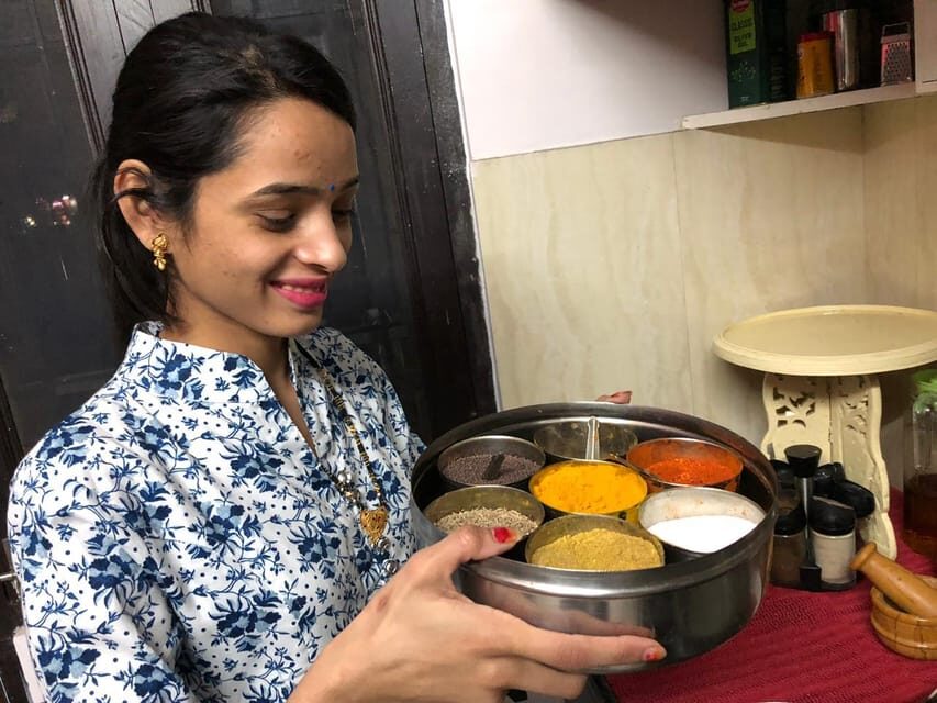 Jaipur: Interactive Cooking Class with a Local Family - Getting There in Jaipur: Pickup Options and Old-Town Reality