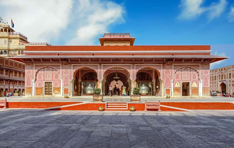 Jaipur: Jaipur & Amber Fort Full or Half-Day Guided Tour - Amer Fort: why the guide’s storytelling matters here