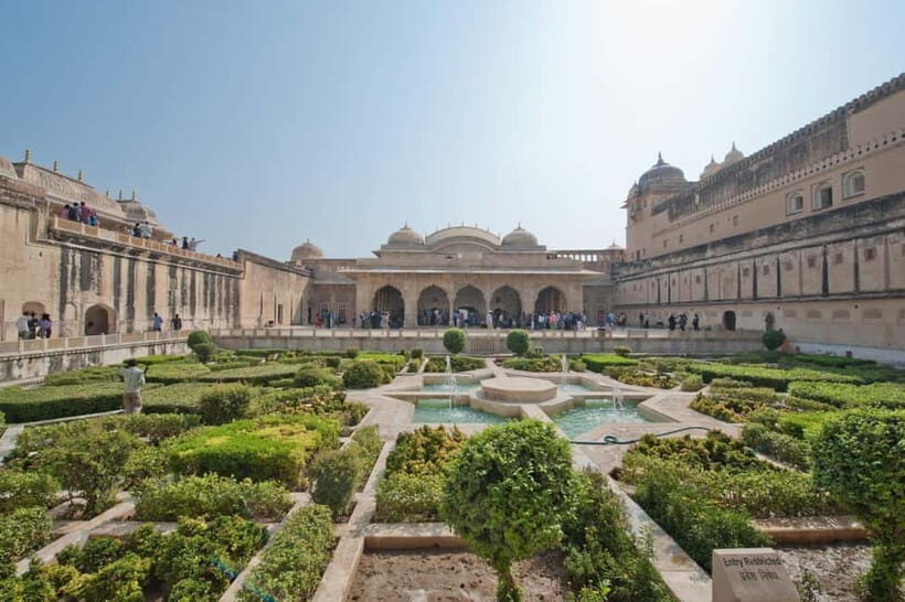 Jaipur: Jaipur & Amber Fort Full or Half-Day Guided Tour - Jal Mahal and Panna Meena ka Kund: the stops that add texture