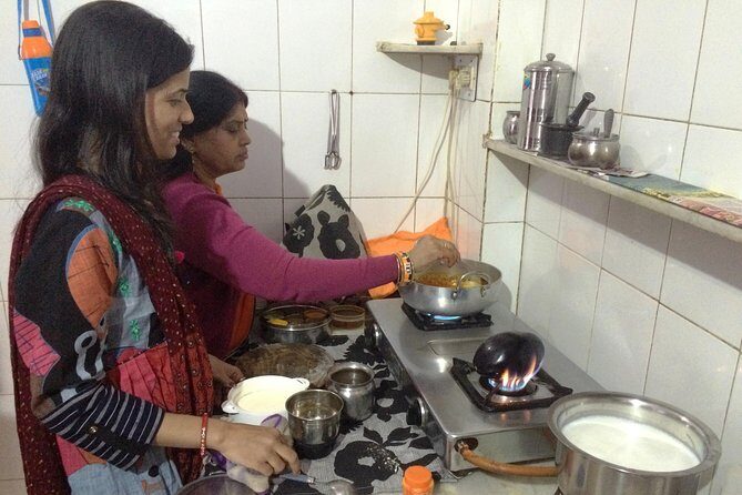 Jaipur Market Tour & Vegetarian Rajasthani Home Cooking Class - Choosing Lunch or Dinner: Flexibility With a Local Rhythm