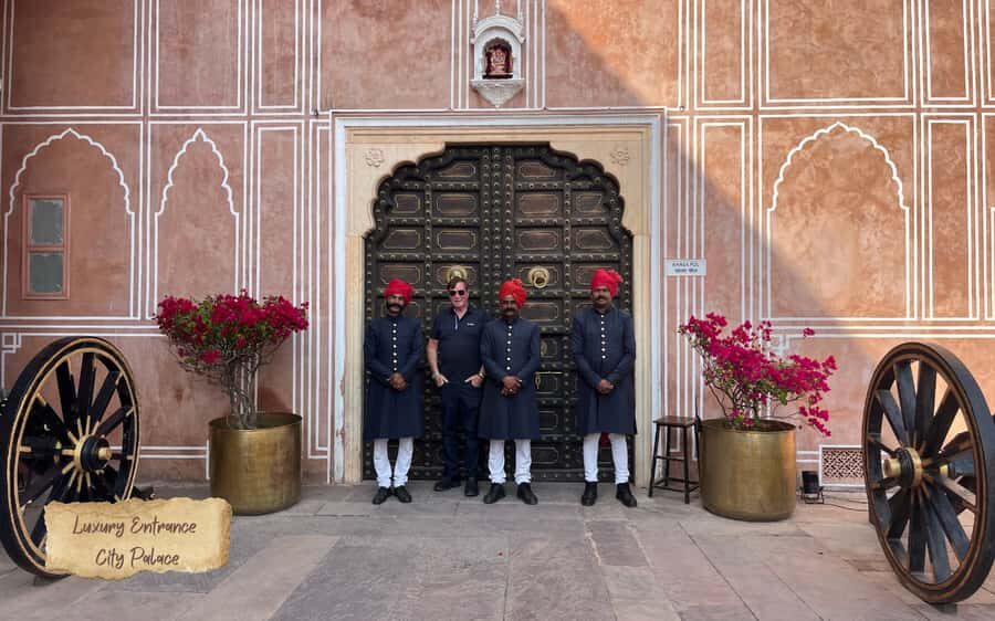 Jaipur: Private Full-Day Guided City Tour - Private AC Jaipur: the smart way to see the Pink City