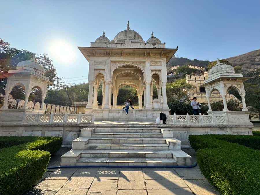 Jaipur: Private Full-Day Sightseeing Tour by Tuk-Tuk - Jal Mahal photo pause: a palace in the water along the Amber route