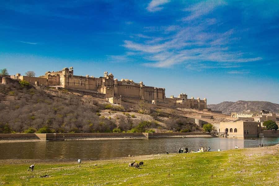 Jaipur: Private Full-Day Sightseeing Tour by Tuk-Tuk - Wandering the Pink City between big monuments, with optional local detours