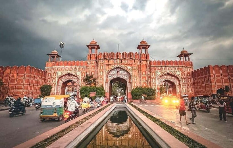 Jaipur: Private Sightseeing Day Tour with Guide by Car - Royal Gaitor Tumbas: Marble Memorials Under Nahargarh Hills