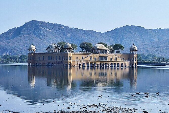 Jaipur Tuk Tuk Sightseeing Tour with Monkey Temple Sunset View - Jal Mahal: the short water stop that’s worth it for photos