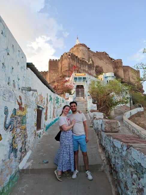 Jodhpur: Blue City Heritage Walking Tour - The fort foothills and the art corridor