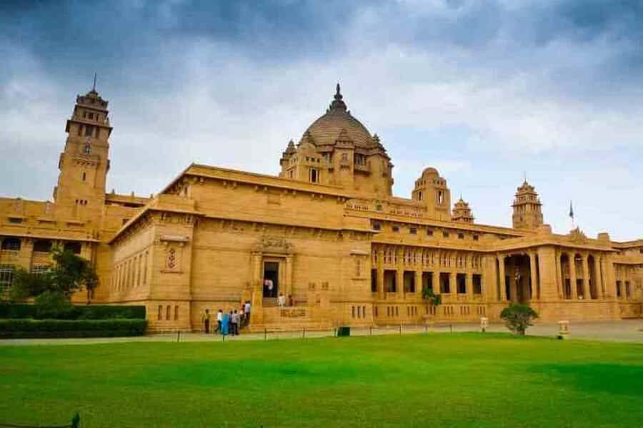 Jodhpur City Sightseeing Tour By Car With Guide - Morning pickup and the fort-first game plan