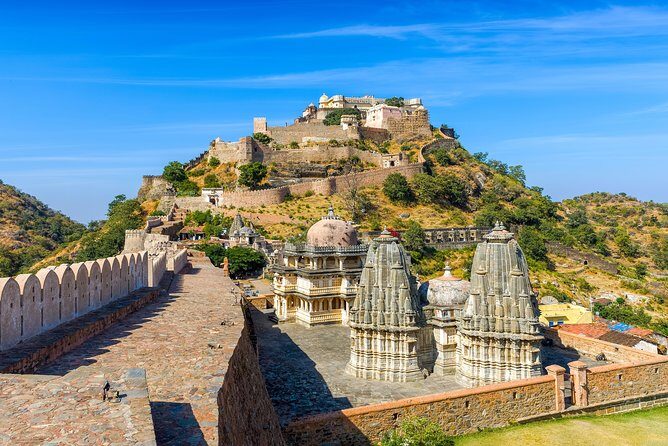 Kumbhalgarh and Ranakpur: Private Day Trip from Udaipur - Private AC car from Udaipur: comfort that matters