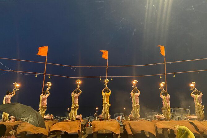 Marigold Boat Tour in Varanasi - Getting to Shree Cafe and finding your way onto the water