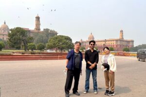 New Delhi and Old Delhi Tour Full Day - Gurudwara Bangla Sahib: A Calm Start With Real Stories