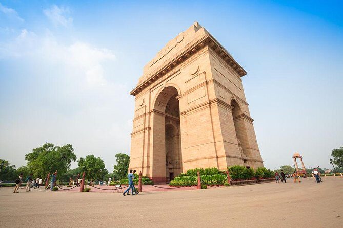 New Delhi Half-day Tours - Your private guide in an AC car: how comfort changes the day
