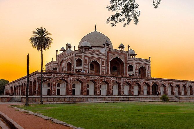 Old and New Delhi Full Day or Half Day Tour - Best of Delhi City - Lotus Temple and India Gate: peace, war memory, and planned-city Delhi