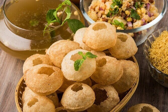 Old Delhi Cultural, Temples, Heritage Walking Street Food Tour - Khari Baoli: the spice market stop that pairs food with stories