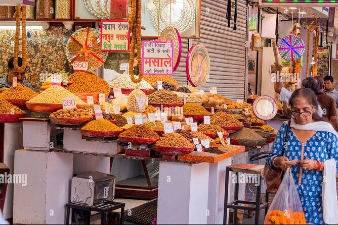 Old Delhi Cultural, Temples, Heritage Walking Street Food Tour - Gali Paranthe Wali: paratha, jalebi, and the street-food hit list