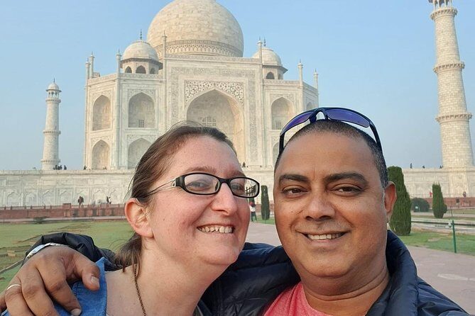 Old Delhi Heritage Walk with Rickshaw Ride - Gurudwara Sis Ganj Sahib: adding a second lens to the day