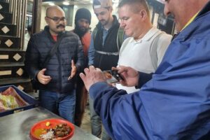 Old Delhi Night Food Tour - Kitchens & Local Stories - Stop 1: Chandni Chowk at the start of night