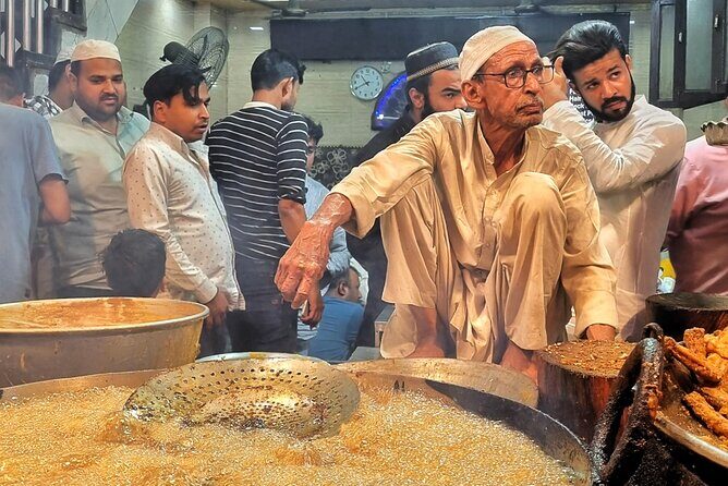 Old Delhi Night Food Tour - Kitchens & Local Stories - Food safety, hygiene, and how dietary needs get handled