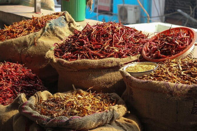 Old Delhi Spice Market and Temple Tour - Chandni Chowk: from spice lanes to silver jewelry and oil shops