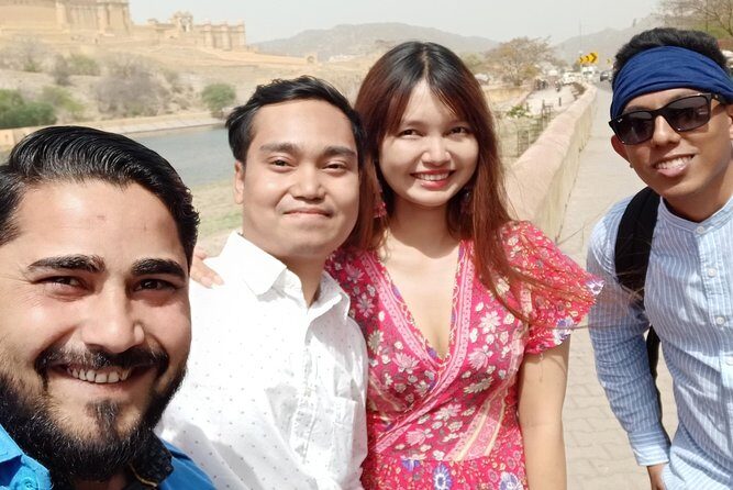 Pink city private Day Tour by Tuk Tuk with English speaking driver.. - Hotel Pickup, WiFi, and Bottled Water: Small Comforts that Help