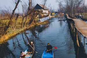Private 5-Day Charming Kashmir Package Tour from Srinagar - Arrival day: the easiest start with pickup and a houseboat night