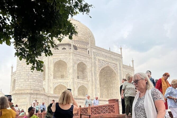 Private Agra Tour to TajMahal from Delhi by Car - Inside Taj Mahal: Getting the Most From 3 Hours