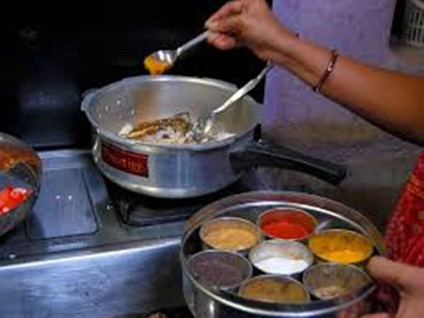 Private Cooking Class in Jodhpur With Pick Up & Drop Off - Welcome near Pal Haveli and the first taste of chai