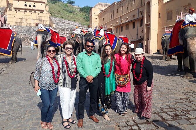Private day tour of Jaipur with Driver and Guide - Hawa Mahal: Fast Orientation in the Pink City