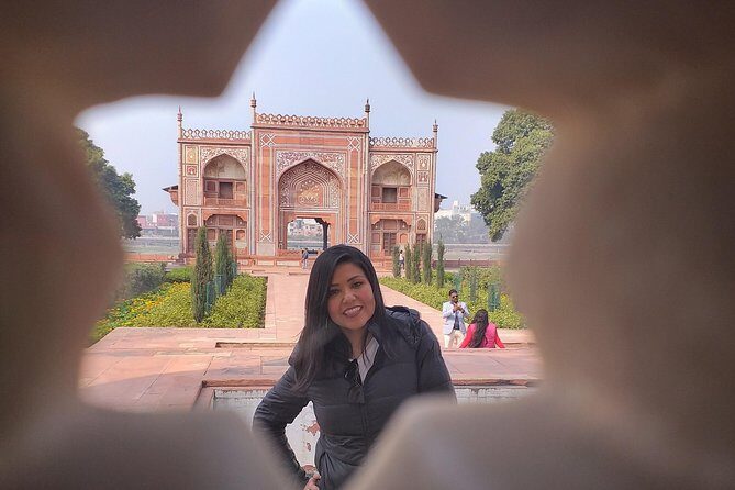 Private Day Tour of Taj Mahal by India's Fastest Train or Car - All Inclusive - The Early Ride from New Delhi: Gatimaan Express vs AC Car