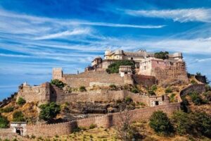 Private Day Tour To Kumbhalgarh Fort And Ranakpur Jain Temple From Udaipur - Getting to Kumbhalgarh Fort: the drive and your first big payoff