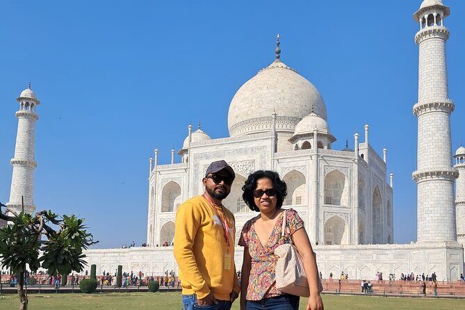 Private Guided Taj Mahal Tour with Skip The Line Entry Ticket - Shoe covers, water, and other small “setup” touches