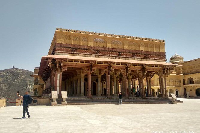 Private Jaipur Full One Day Tour In Pink City With Guide - Amber Palace and Amber Fort Area: Fort Life, Sheesh Mahal Detail, and Time to Roam
