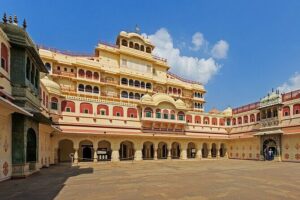 Private Jaipur Pink City Tour by Car & Driver with a Tour Guide - Quick Photo Breaks: Jal Mahal and Royal Gaitor Tumbas