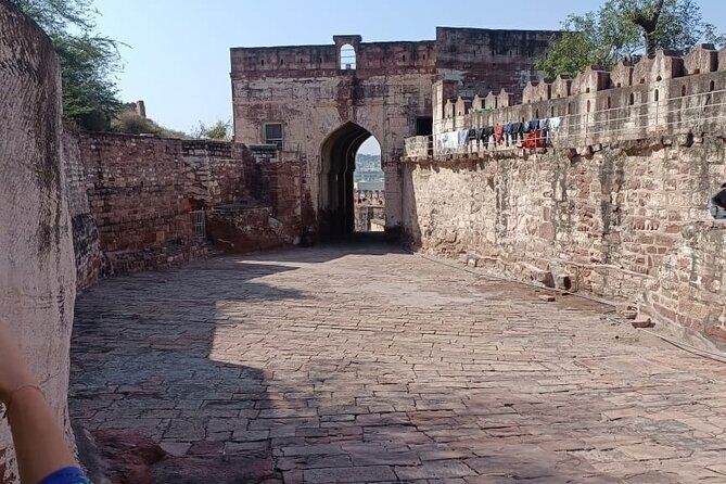 Private Jodhpur Blue City Walking Tour with Guide - Pachetia Hill: the viewpoint finish for blue-house spotting