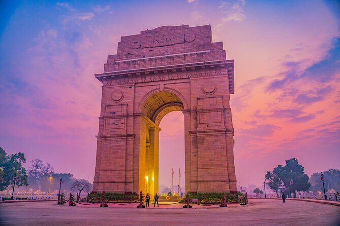 Private Old and New Delhi City Full Day or Half Day Tour - Old Delhi start: Jama Masjid (and why the first stop sets the mood)