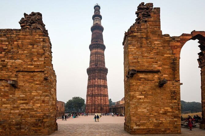 Private Old and New Delhi Full-Day Guided Tour all Inclusive - A Full-Day Delhi Mix: Old Delhi Mosques and New Delhi Landmarks