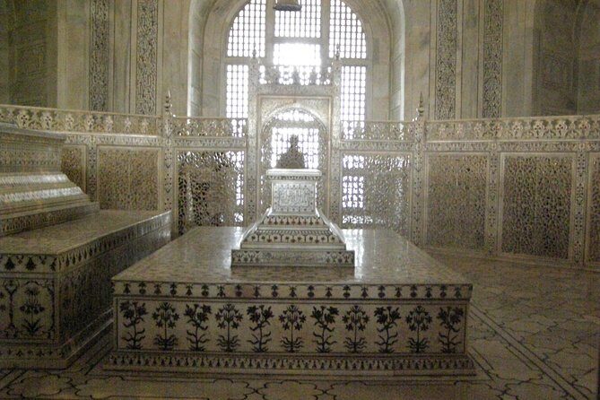 Private Round Trip To Taj Mahal Agra From Delhi - Taj Mahal time: 2–3 hours with the story attached