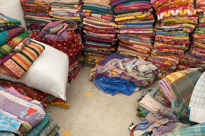Private Shopping Tour in Jaipur - Stop 4: Johri Bazaar for real market energy and classic jewelry