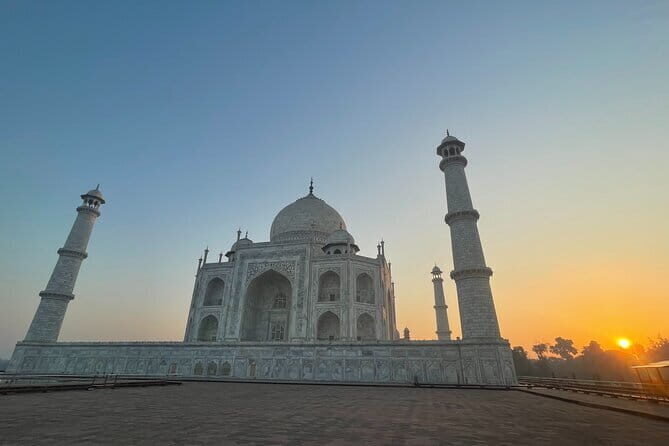 Private Sunrise Taj Mahal Tour – " Round Trip from Delhi by Car " - The private AC car ride from Delhi to Agra (and why it’s worth it)
