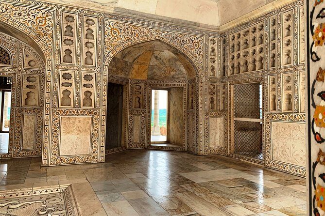 Private Taj Mahal ,Agra Fort and Baby Taj Tour From New Delhi - Baby Taj (Itmad-ud-Daula): why this stop works in the middle of the day