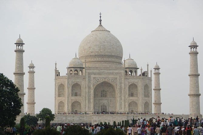 Private Taj Mahal, Agra Fort & Baby Taj Tour from Delhi by Car - Smooth return to Delhi: postcards and a straight finish