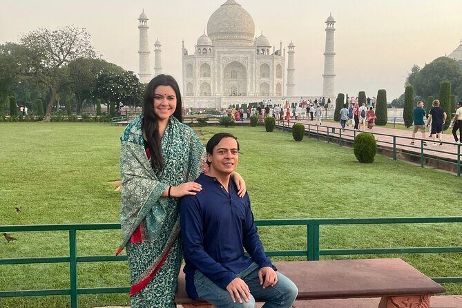 Private Taj Mahal and Agra Day Trip from Delhi by Car with Lunch - Taj Mahal: Ticketed Entry and a Guide Who Helps You See