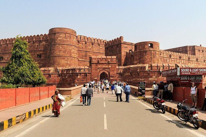 Private Taj Mahal and Agra Fort Day Tour from Delhi - Lunch in Agra: refuel without derailing the day